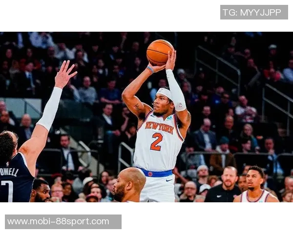 小哈达威表现出色12投7中砍下26分三分球命中率五成助球队奋战不息