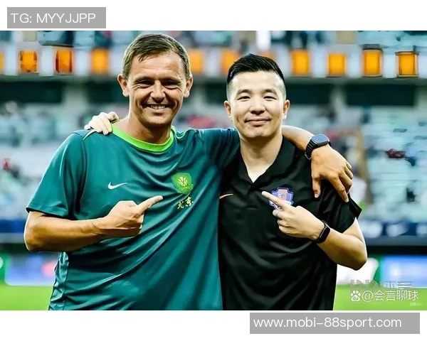 国安主帅解释半场换三人意图在于调整战术以扭转局势 国安主帅解释半场换三人意图在于调整战术以扭转局势